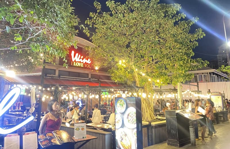 Wine I Love You Restaurant on Asiatique Pier