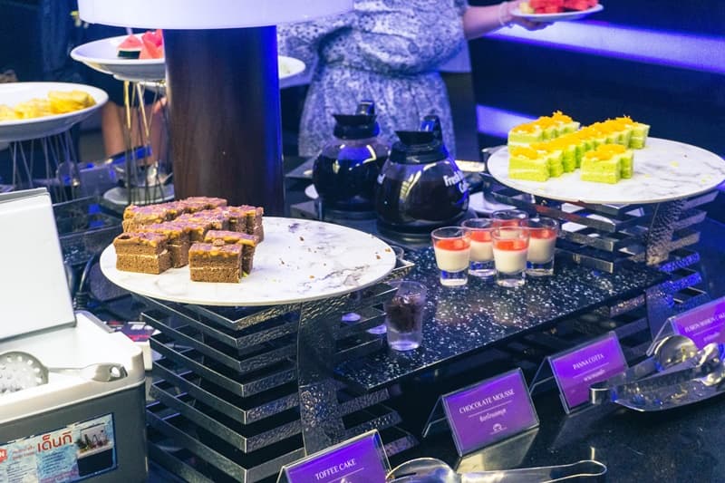 desserts at the buffett on chao phrayah dinner cruise