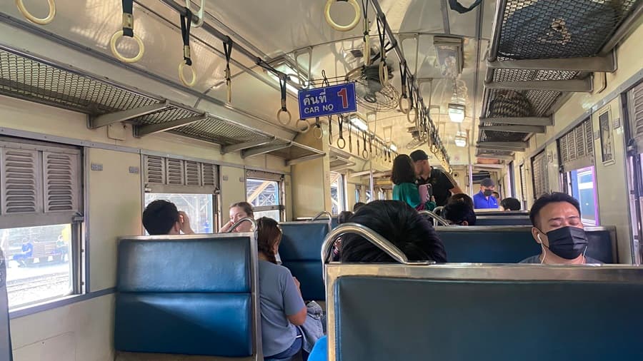 standard seating on bangkok to Vientiane train