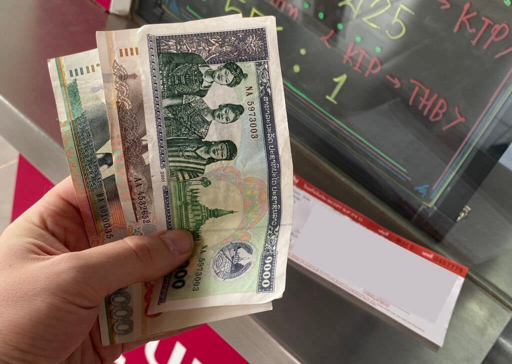 buying USD at the border to pay for a laos visa on arrival