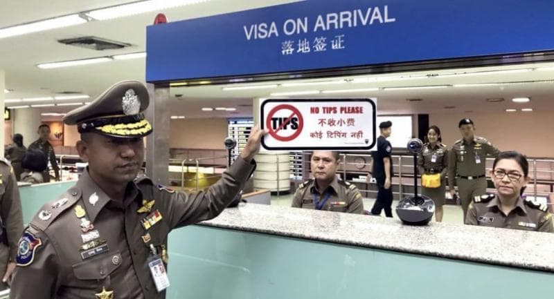 should i bribe immigration in thailand