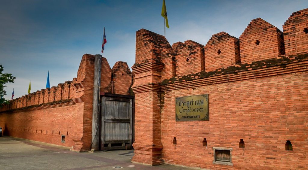 things to do in chiang mai thapae gate ancient city wall get lost in chiang mai