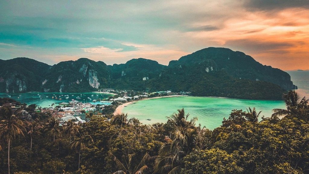 where to stay on phi phi island