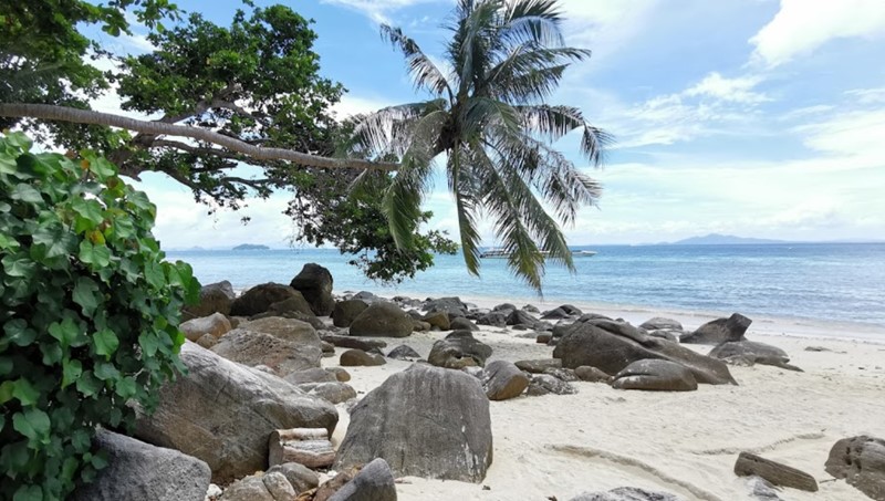 best beach in phi island phak pak nam beach bay relax beach