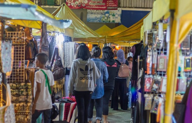 Krabi Night Market Guide: Mouth-Watering Weekend Thai Food