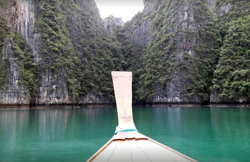 pileh lagoon long tail boat