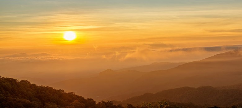 sunset on doi pui mountain in chiang mai best place to watch sunset