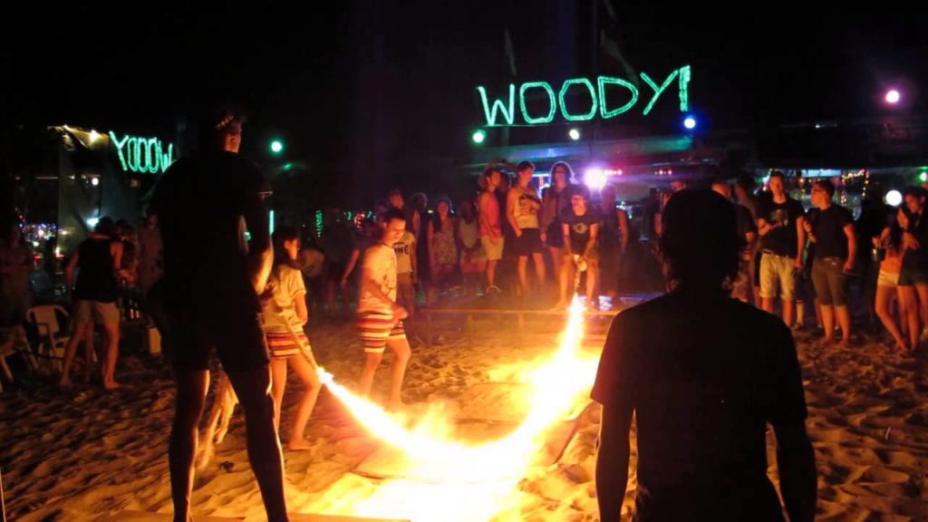 things to do in phi phi island fire skipping