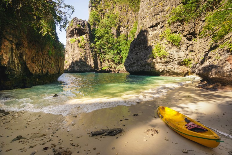 wang long bay beach phi phi island