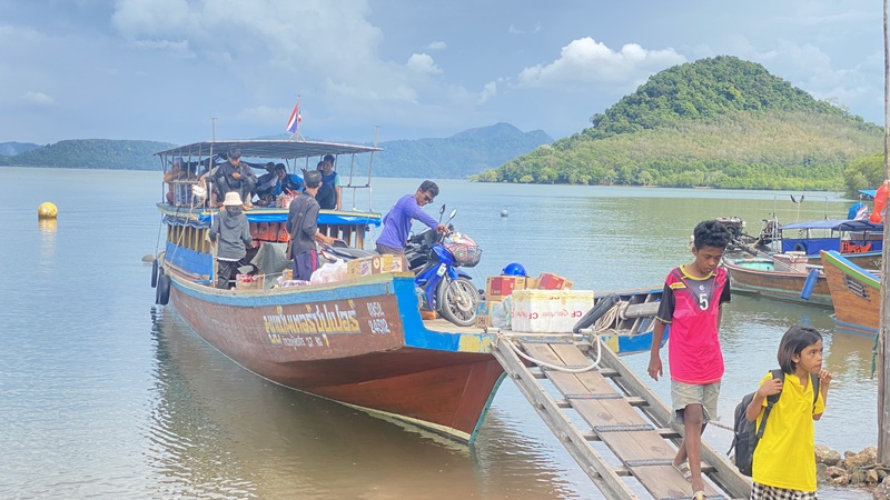Longtail Boat to Koh Jum Leam Kruat Pier