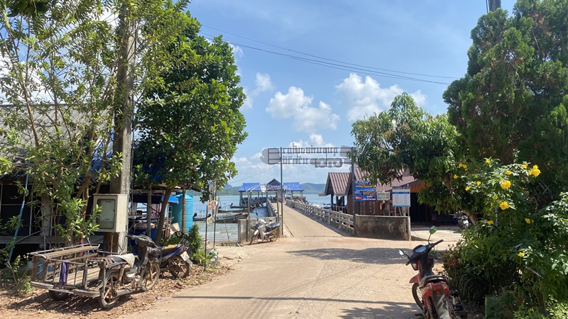 street on Koh JUm island
