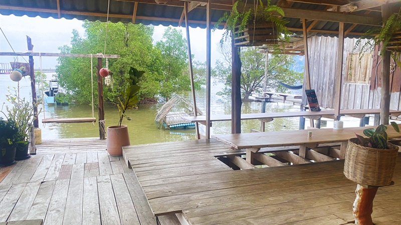 Koh Libong Restaurant at The Sea Front