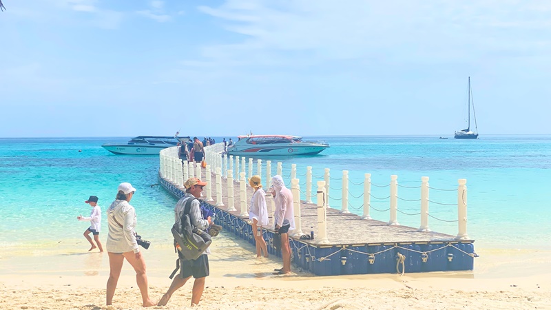 Koh Rok Floating Pier