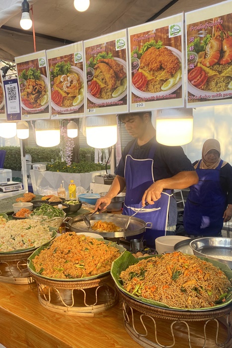 fried rice stall at asiatique the riverfront