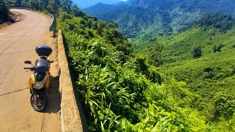 ride Motorcycle Across Vietnam