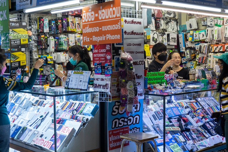 stall in the MBK Mall with vedors selling electronic items and merchandise