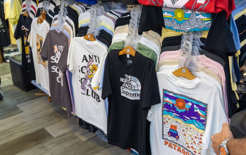 t shirt display at the MBK mall in Bangkok