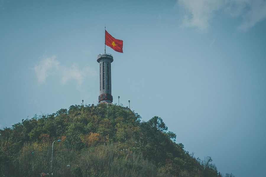 Lung Cu Flagpole the northernmost town in Vietnam is on the ha giang loop