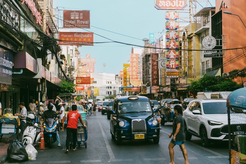 Yaowarat Road photo in bangkok china town