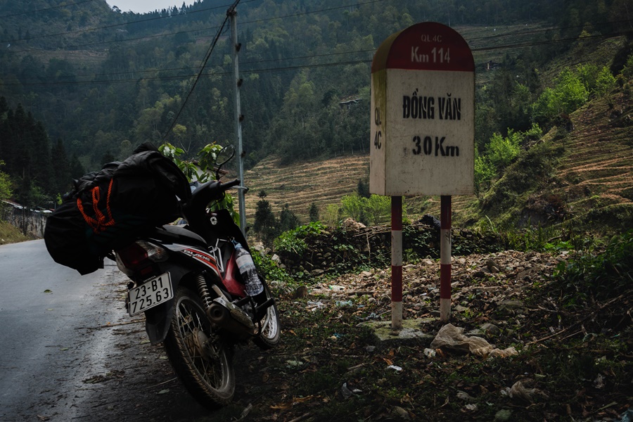 motorcycle on tour in the dong van region of ha giang loop