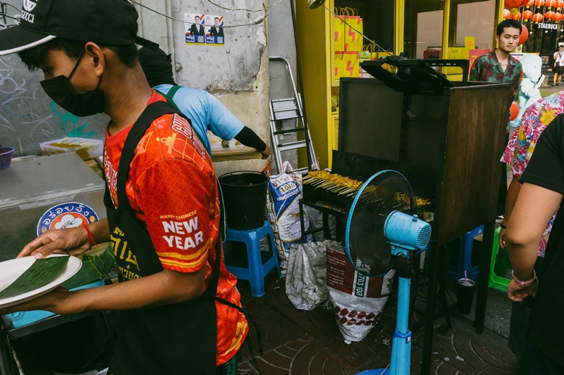 street food cooking in china town bangkok 1