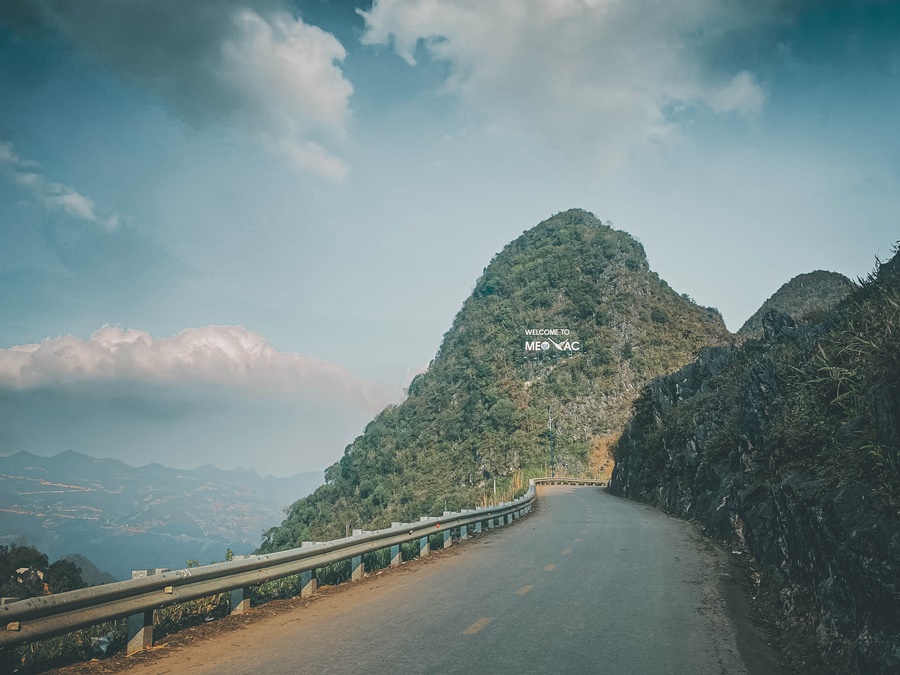 tourist welcome to meo vac sign in ha giang town on the ha giang loop