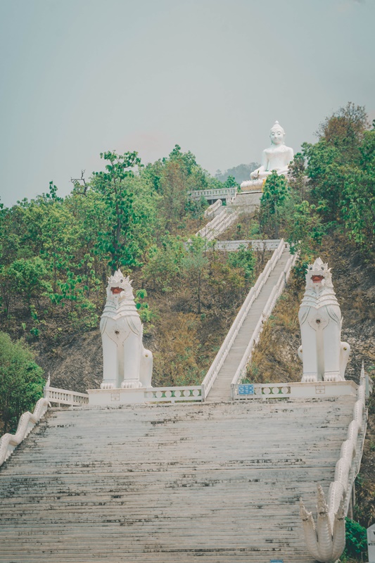 famous mae hong son temple hillside buddha