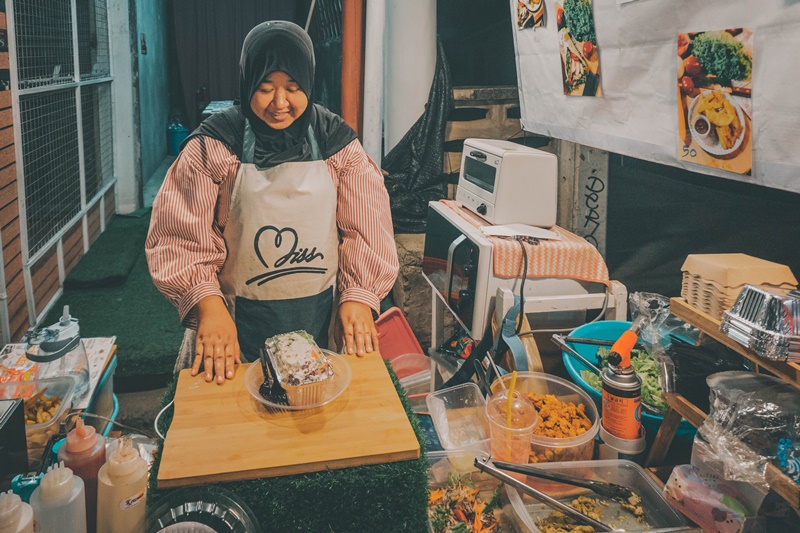 mae hong son loop pai vendor at nightmarket