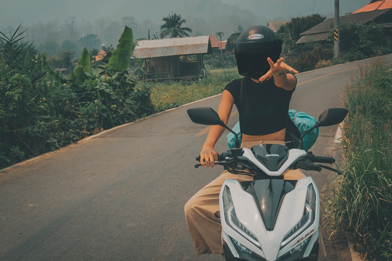 riding a motorbike on the maeongsonloop thailand