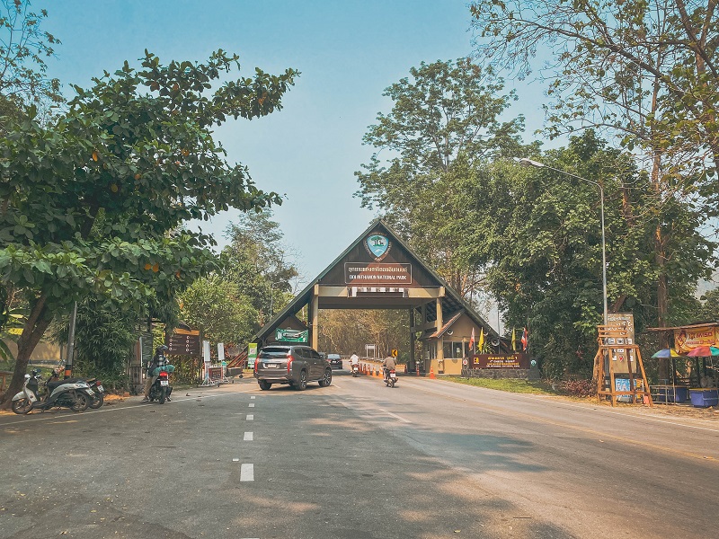 entrance and ticket check point for doi inthanon national park