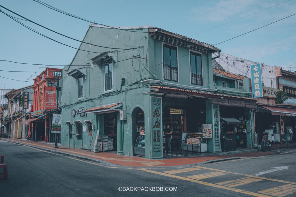 A Green Building called Old Shop, is open on Jonkers Street in the daytime Jonkers Street Market | Jonkers Street Weekend Market | Jonkers Street Night Market | Jonkers Street Market in Melaka