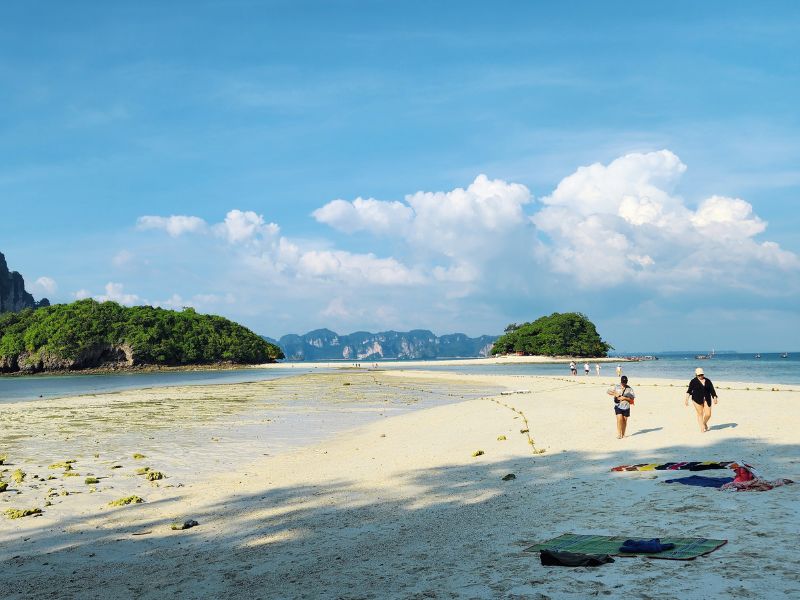 Thalae Waek Sandbar Krabi 4 Islands Tour