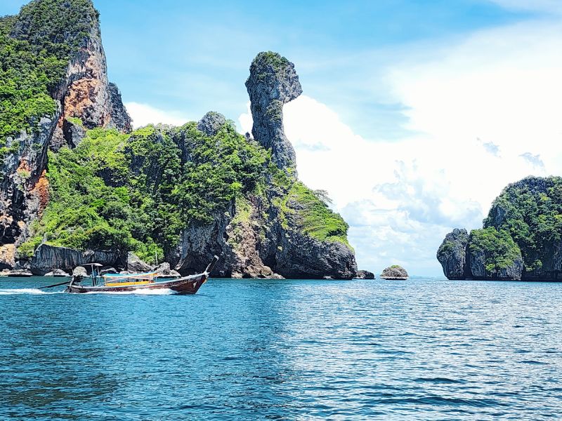 chicken head limestone rock formation krabi 4 islands tour chicken island koh gai tour