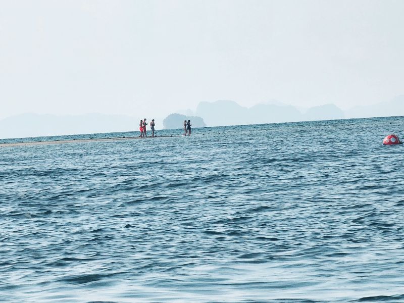 walk across the sea at thalae waek on krabi 4 island tour